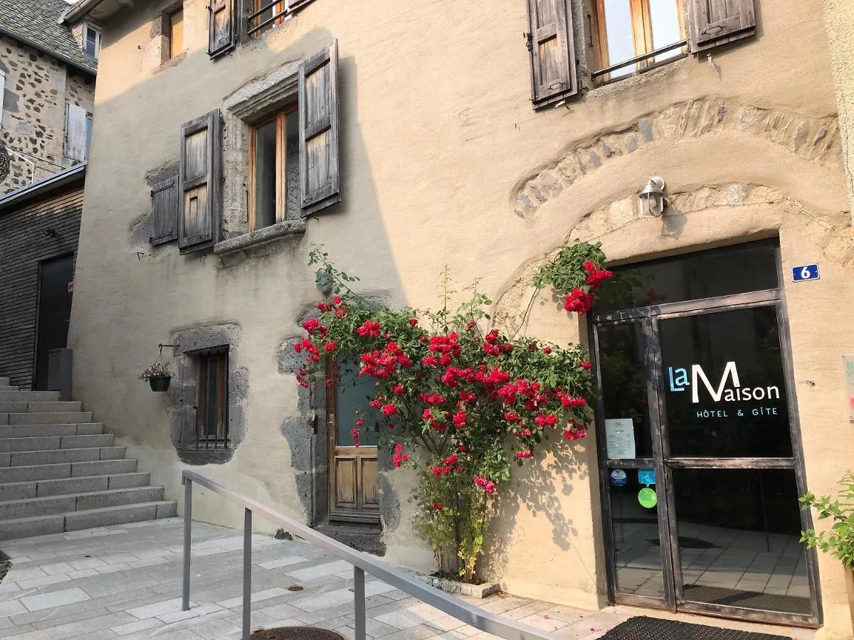 La Maison - Hotel & Gite ラギオール
